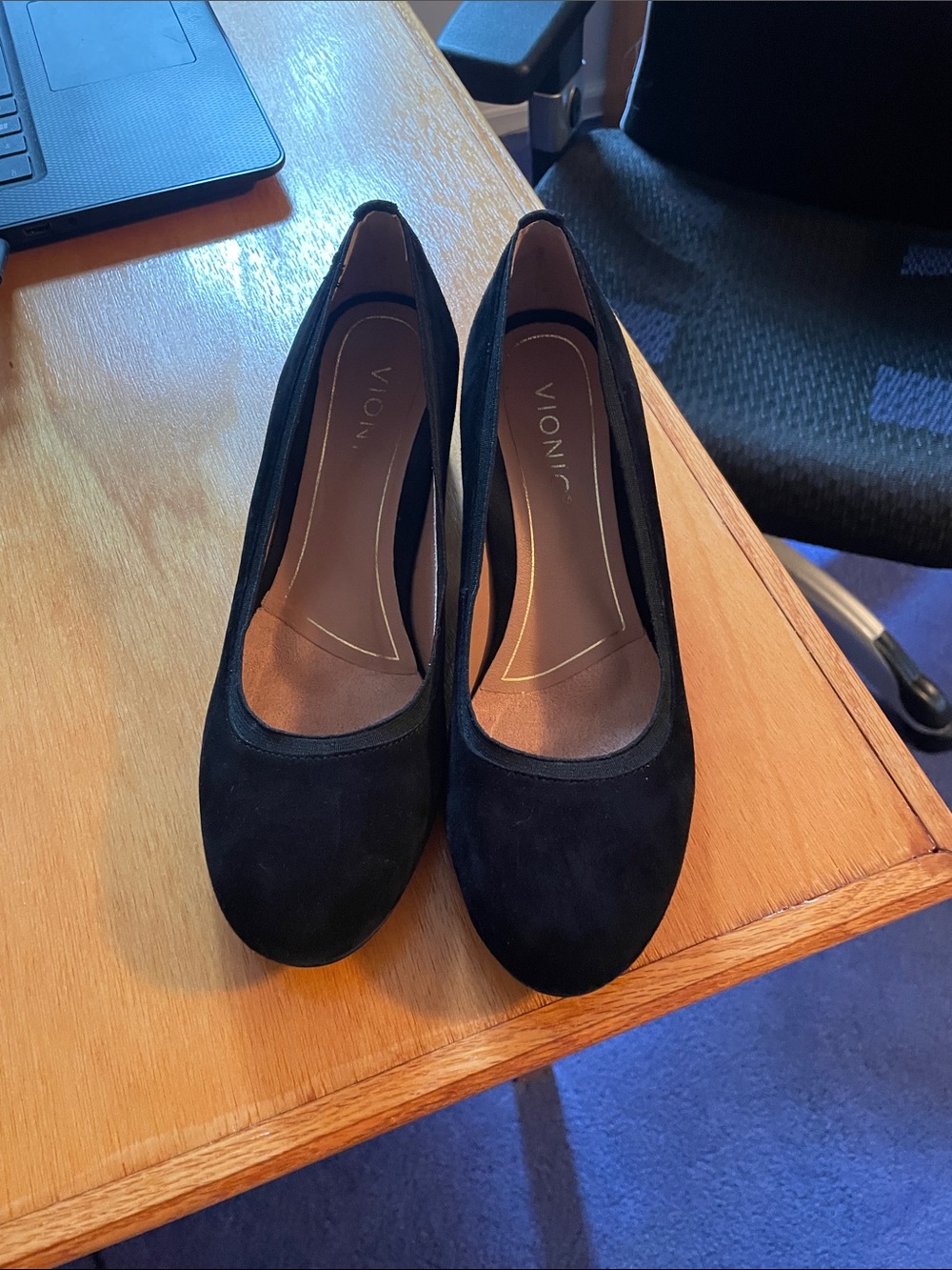 Vionic Black Suede Round-Toe Comfort Heels